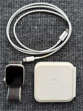 APPLE Watch Series 8 GPS 41mm – MagSafe Duo Charger Bundle + Sport Loop